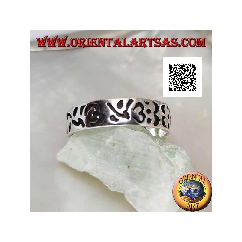 Silver ring with Om (Tibetan mantra) and engraved floral decorations