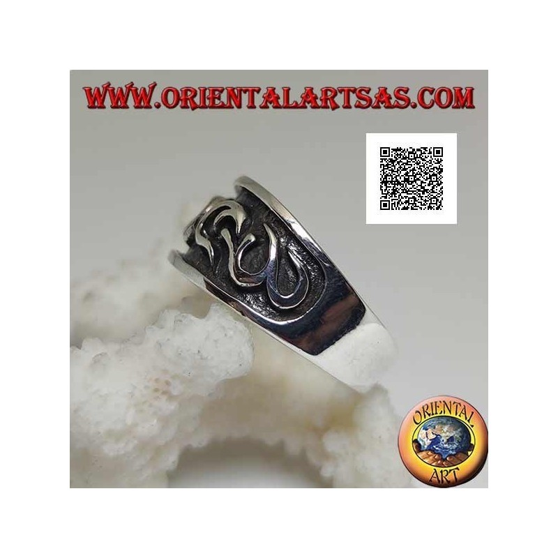 Silver ring with worked band with gothic decoration in bas-relief on half ring
