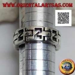 Semi-rigid smooth chain ring in silver with perforated N