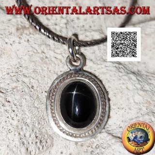 Pendentif en argent avec cabochon ovale étoile noire (Diopside) entouré de tissage