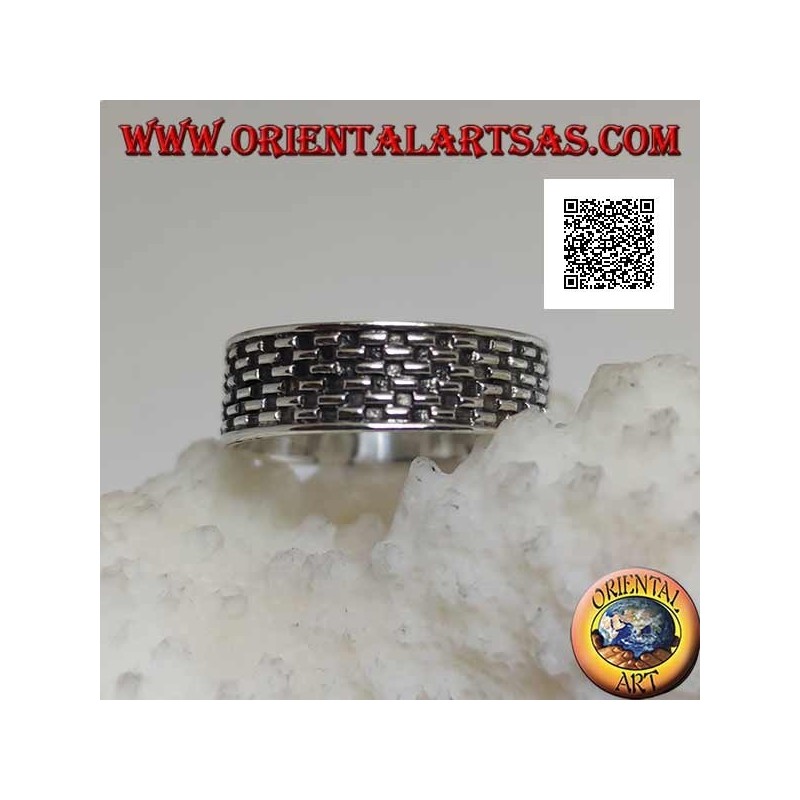 Silver ring with chessboard in bas-relief decoration