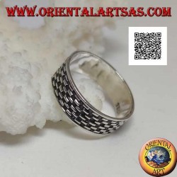 Bague en argent avec échiquier à décor en bas-relief