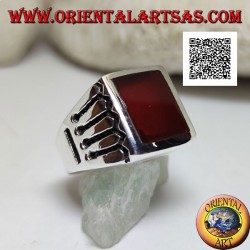 Silver ring with rectangular carnelian and 4 horizontal and 1 vertical lines engraved on the sides