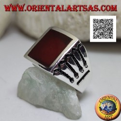 Silver ring with rectangular carnelian and 4 horizontal and 1 vertical lines engraved on the sides