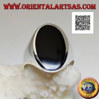 Anello in argento con onice ovale allungata a filo bordo su montatura liscia