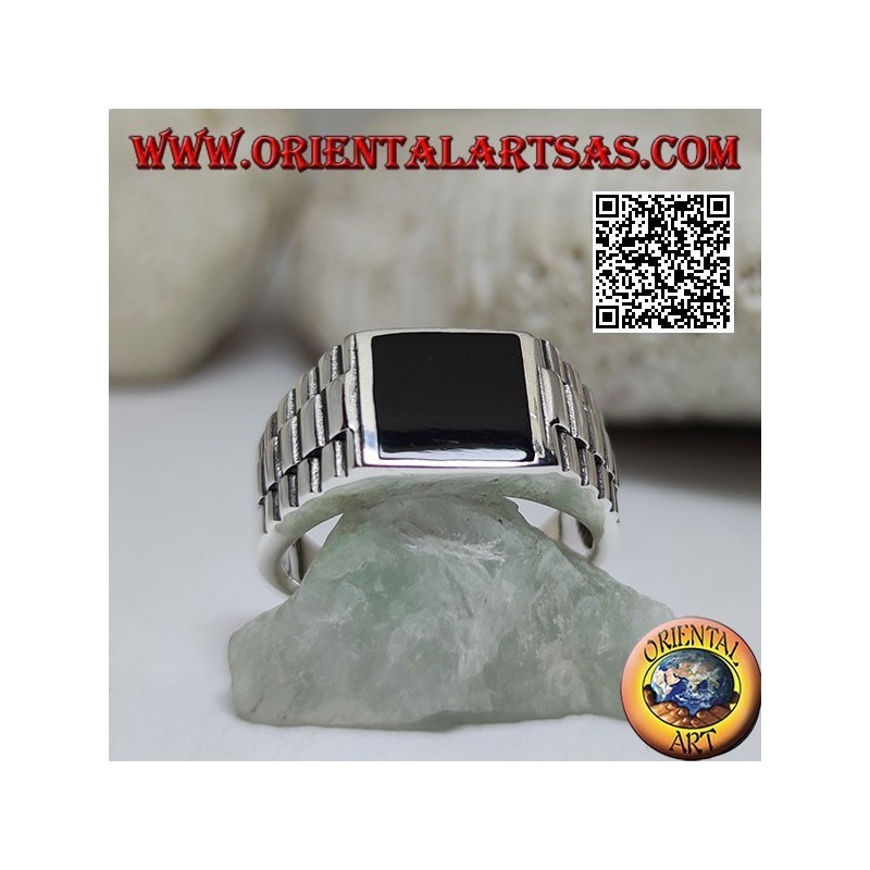 Bague en argent avec onyx carré et maillon d'horloge sur les côtés