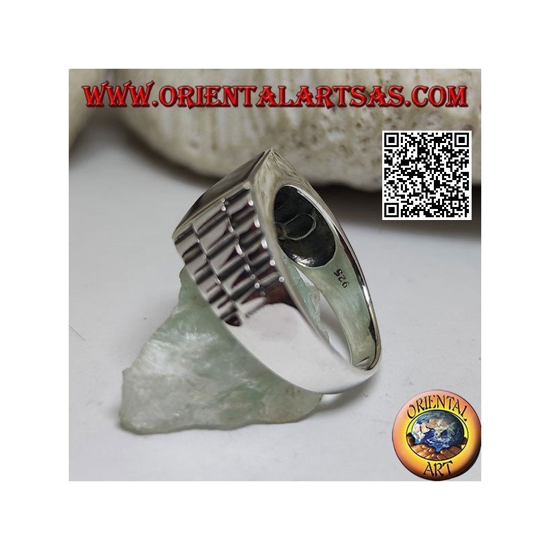 Anello in argento con onice quadrata e maglia di orologio sui lati