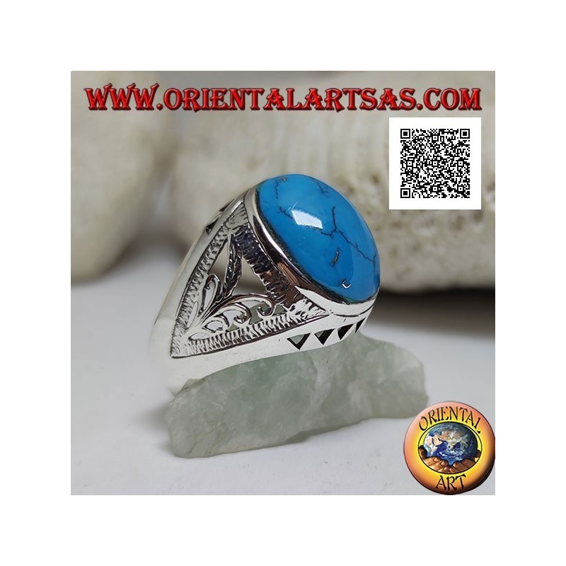 Anello in argento con turchese ovale cabochon e decorazione floreale e a triangolini sui lati