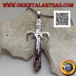 Pendentif épée en argent avec garde et cliquets pointus et lame avec décorations celtiques