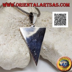 Pendentif triangle isocèle inversé en argent avec onyx affleurant sur une monture lisse