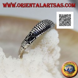Anillo de plata con una serpentina de estilo oriental y entretejidos