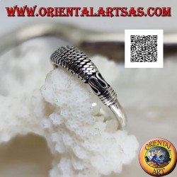 Silver ring with an oriental style serpentine and interweaving