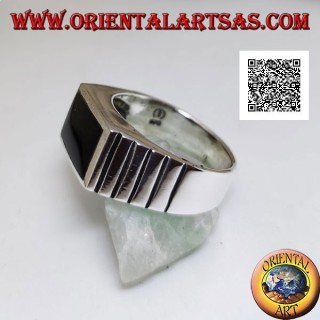 Silver ring with horizontal rectangular onyx flush with the edge and vertical incisions on the sides