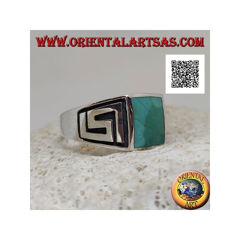 Bague en argent avec turquoise carrée naturelle et labyrinthe sur les côtés (30)