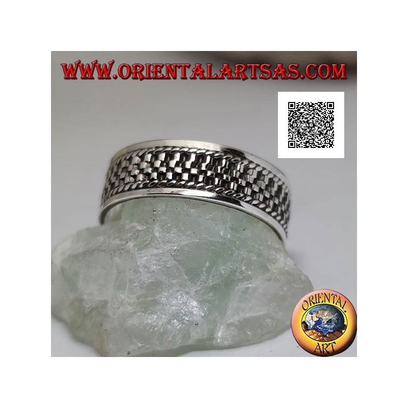 Silver ring with low relief vertical lines decoration