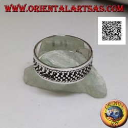 Silver ring with low relief vertical lines decoration