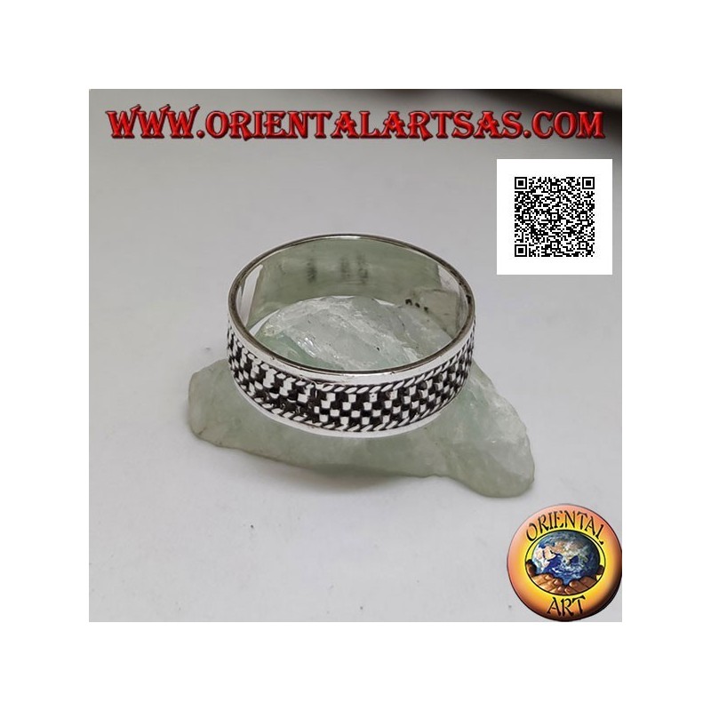 Silver ring with low relief vertical lines decoration