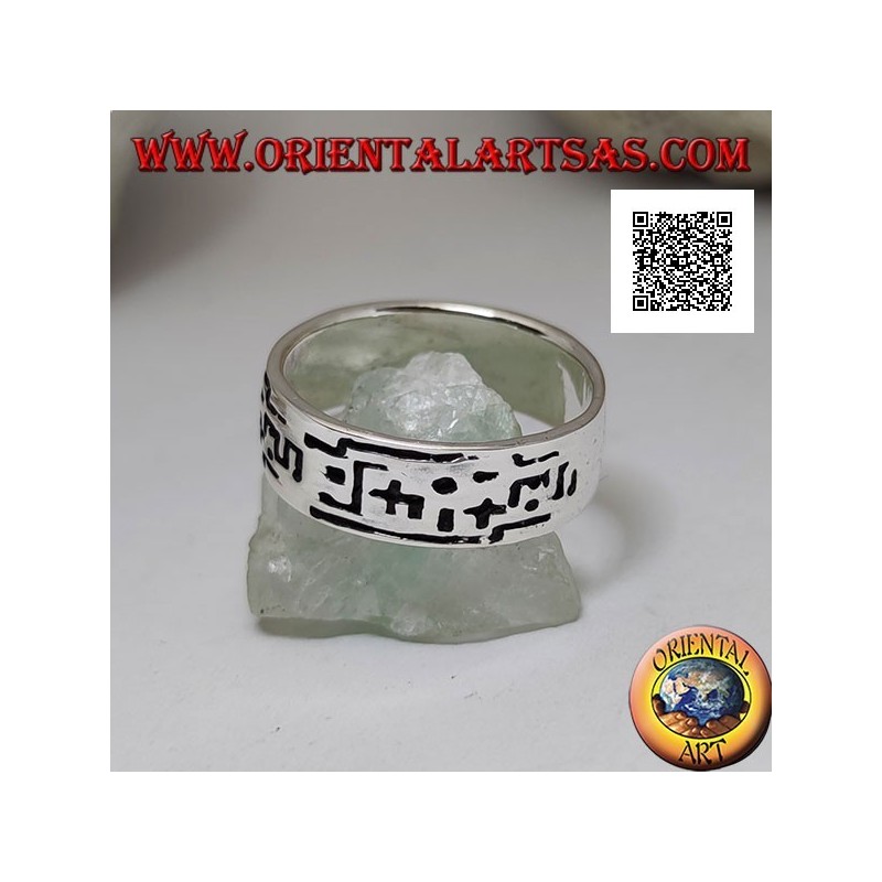 Schmalband-Silberring mit aufeinanderfolgenden Einschnitten geometrischer Formen