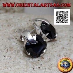 Boucles d'oreilles lobe en argent avec zircon spinelle carré sertis de 2 crochets épais et 2 fins