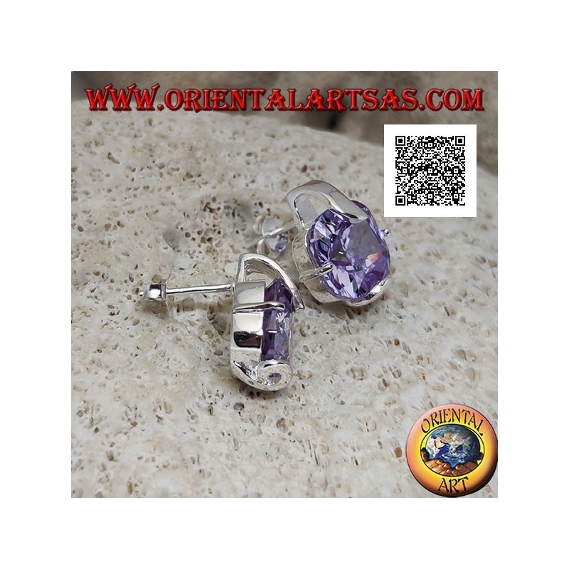 Orecchini in argento da lobo con zircone ametista quadrato incastonato da 2 ganci spessi e 2 sottili