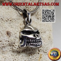 Colgante plateado con calavera estilo Darth Vader de Star Wars