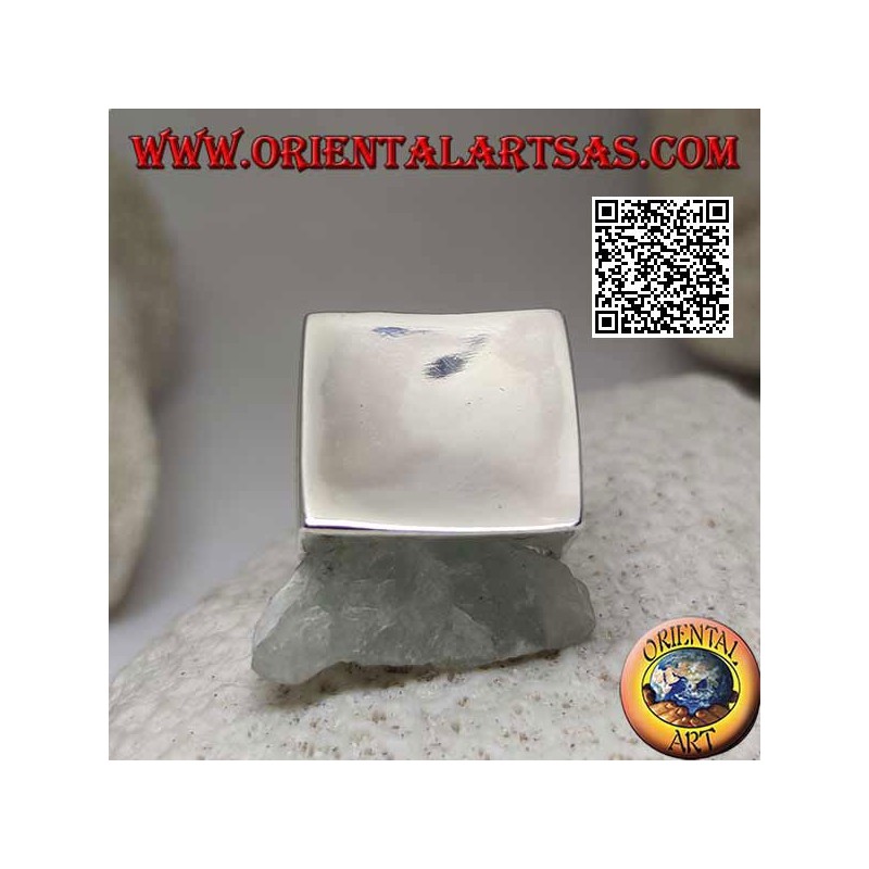 Anello in argento liscio con quadrato grande concavo da 22 mm