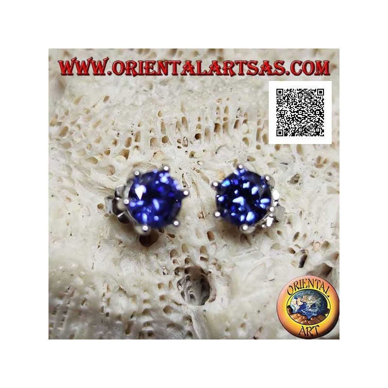 Silver lobe earrings with round synthetic sapphire set with six clips