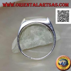 Anillo de plata lisa con nácar rectangular alargado que sobresale en dos lados