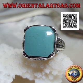 Silberring mit quadratischem Cabochon-Türkis in gewelltem Rahmen und Markasit um und an den Seiten