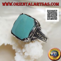 Silberring mit quadratischem Cabochon-Türkis in gewelltem Rahmen und Markasit um und an den Seiten