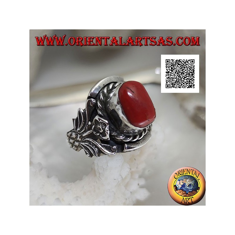 Bague en argent avec corail antique tibétain ovale avec entrelacement et fleur intégrale sur les côtés