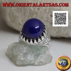 Silberring mit ovalem Cabochon Lapislazuli, besetzt mit Krallen und floralen Gravuren an den Seiten
