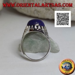 Bague en argent avec cabochon ovale lapis lazuli serti de griffes et gravures florales sur les côtés