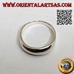 Glatter silberner Ring mit abgerundetem und dickem Band auf der Vorderseite