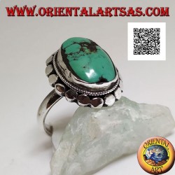 Bague en argent avec ovale turquoise tibétain antique entouré de clous (12)