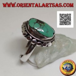 Bague en argent avec ovale turquoise tibétain antique entouré de clous (12)