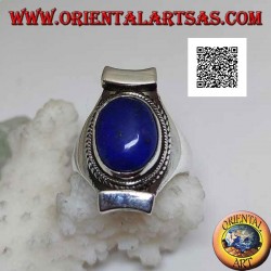 Silberring mit ovalem Lapislazuli, umgeben von Interlacing in nepalesischer Umgebung