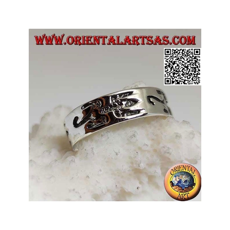 Anello in argento a fedina con lucertole stilizzate spesse incise