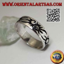 Silver ring with tribal style engraved S
