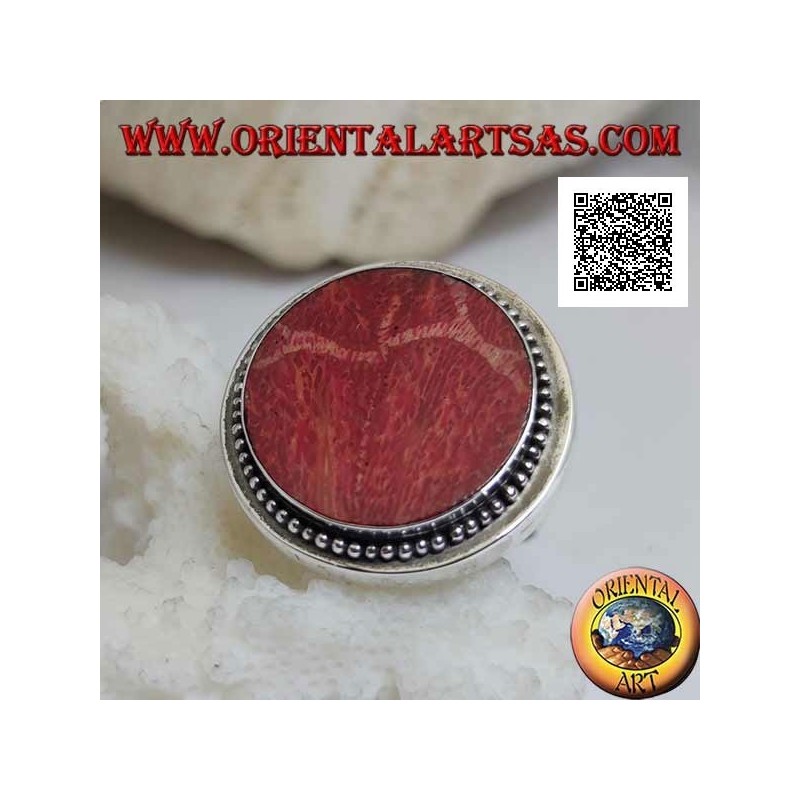 Bague en argent avec madrepora ronde rouge (corail) entourée de boules réglables (taille libre)