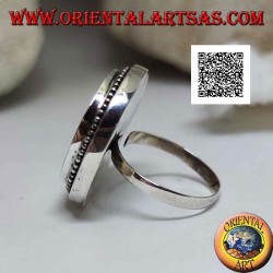 Silberring mit runder roter Madrepora (Koralle), umgeben von verstellbaren Kugeln (Freesize)