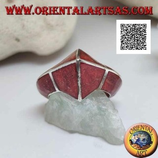 Anillo madrépora roja (coral) con estructura plateada frontal puntiaguda