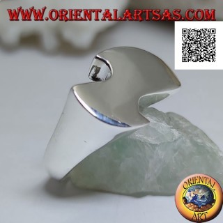 Smooth silver ring with a flat, abstract and sinuous shape in a futuristic style