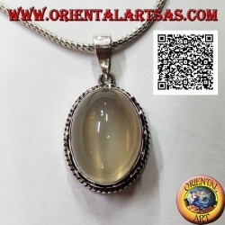 Colgante de plata con piedra lunar ovalada cabujón rodeado de entrelazado y trío de discos