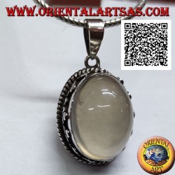 Pendentif en argent avec pierre de lune ovale cabochon entouré d'entrelacs et trio de disques