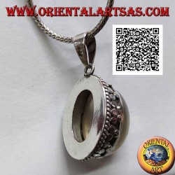 Pendentif en argent avec pierre de lune ovale cabochon entouré d'entrelacs et trio de disques