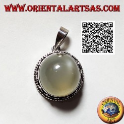 Pendentif en argent avec pierre de lune cabochon ronde entourée d'entrelacements et trio de disques