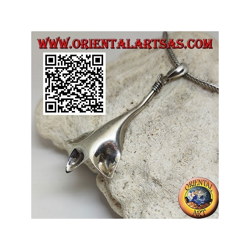 Silver pendant in the shape of a large lily (lilium)