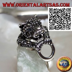 Half-length tiger silver ring studded with marcasite grabbing a ring