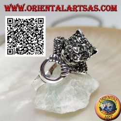 Half-length tiger silver ring studded with marcasite grabbing a ring